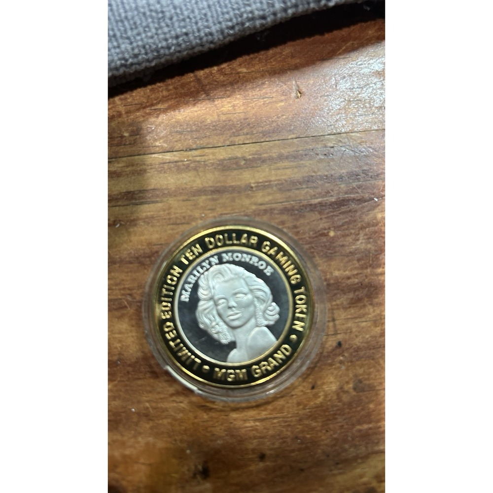 $10 Marilyn Monroe MGM Grand Gaming Token .999 Silver Center - Picture 2 of 3